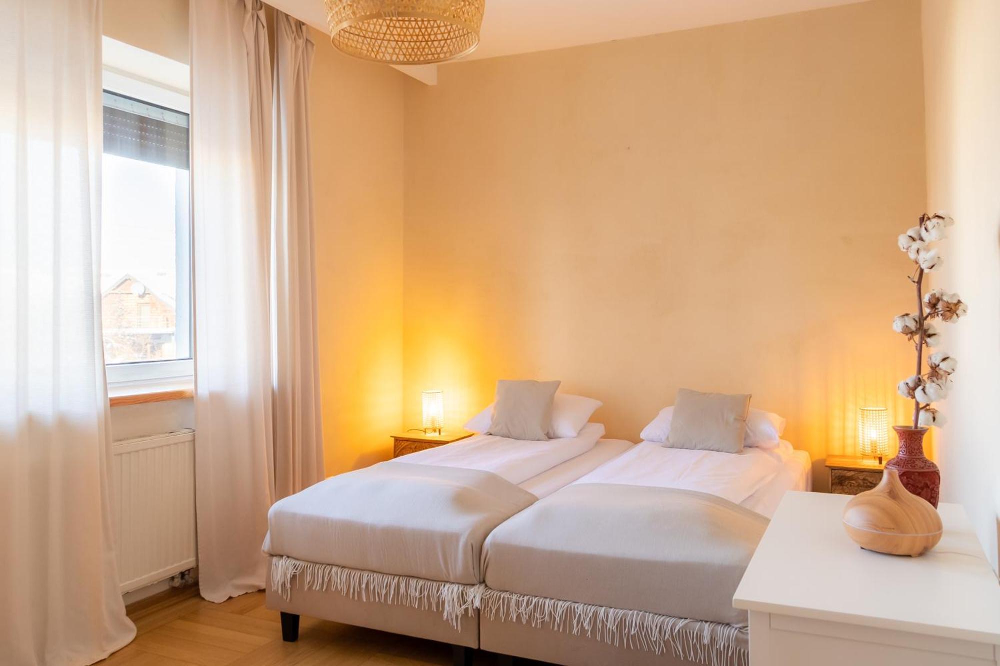 Blisshouse Luxurious Guesthouse Calm And Energetic Spot Near By City Surrounded By The Forest Where You Will Find Your Peace And Your People Cracovie Extérieur photo