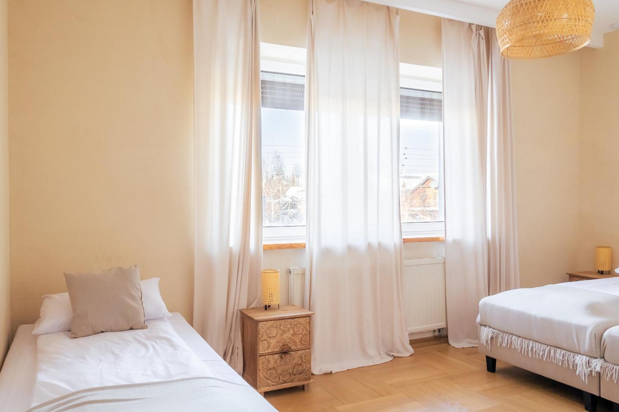 Blisshouse Luxurious Guesthouse Calm And Energetic Spot Near By City Surrounded By The Forest Where You Will Find Your Peace And Your People Cracovie Extérieur photo