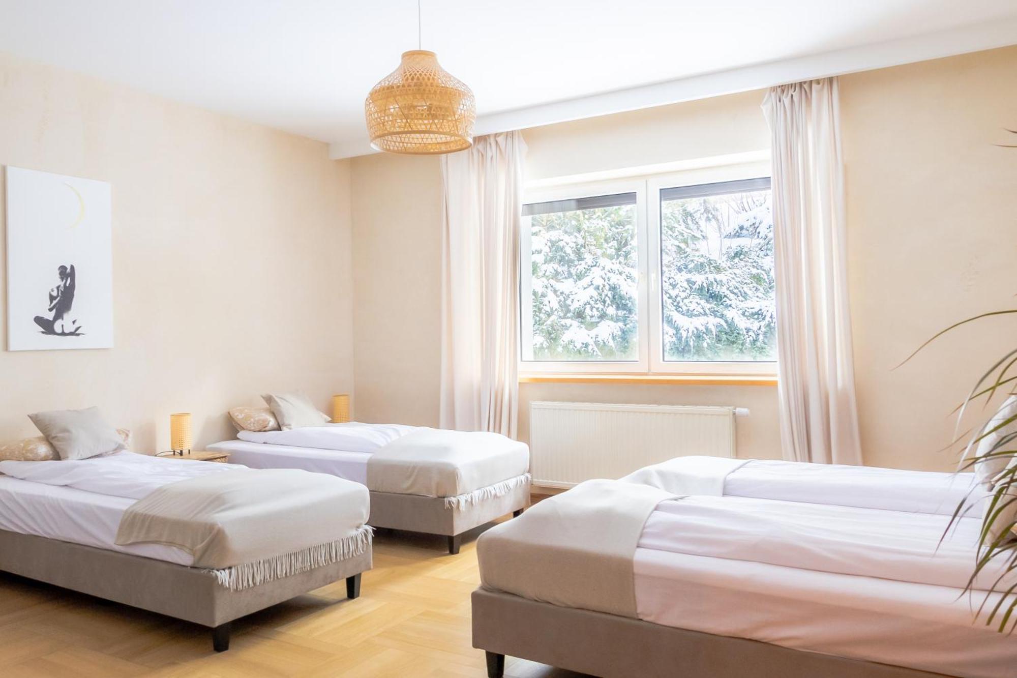 Blisshouse Luxurious Guesthouse Calm And Energetic Spot Near By City Surrounded By The Forest Where You Will Find Your Peace And Your People Cracovie Extérieur photo