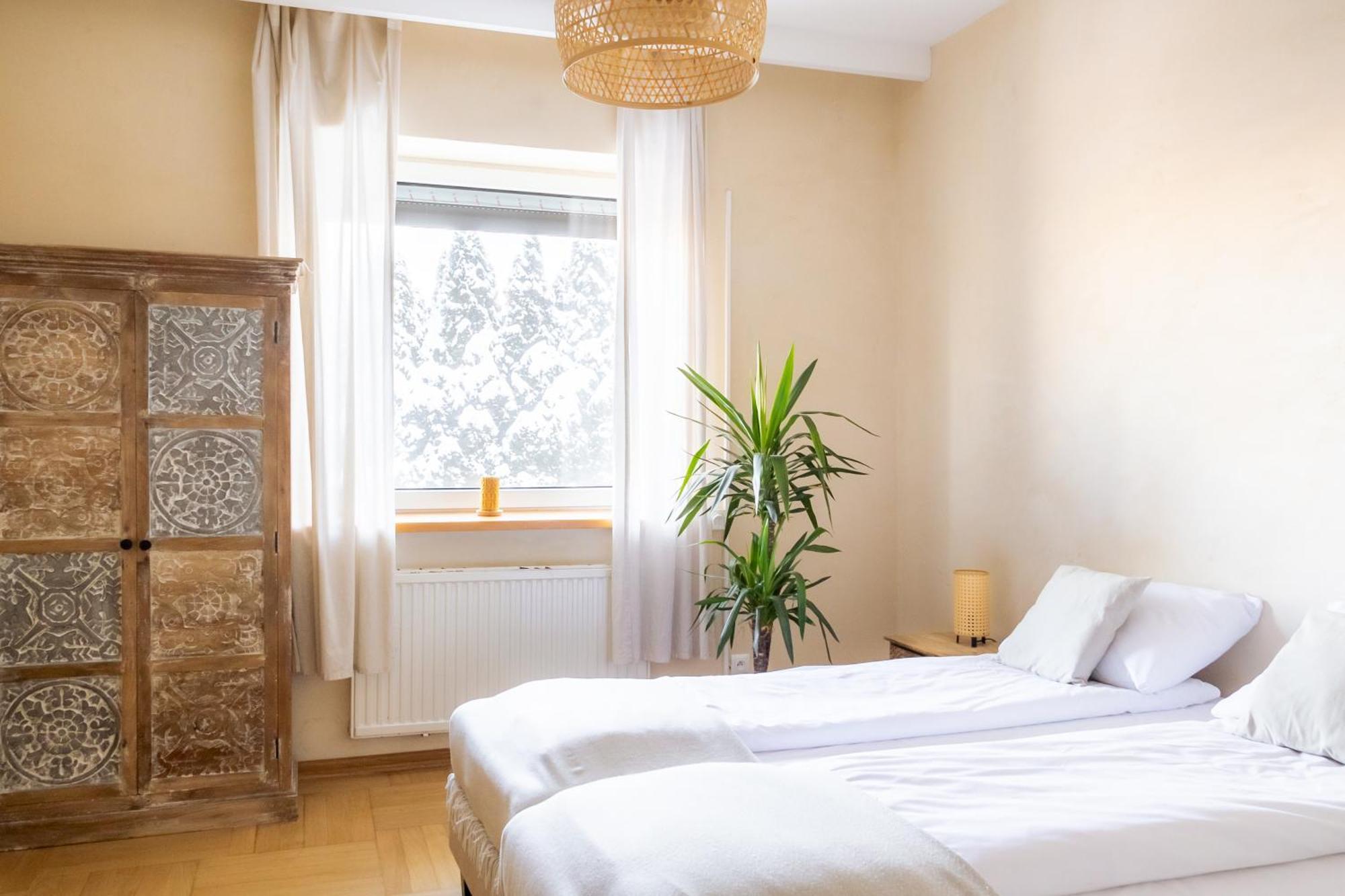 Blisshouse Luxurious Guesthouse Calm And Energetic Spot Near By City Surrounded By The Forest Where You Will Find Your Peace And Your People Cracovie Extérieur photo